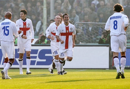 尤文客战紫百合大名单：伊尔迪兹领衔，凯利、卡瓦尔回归（尤文做客紫百合出征名单：伊尔迪兹压阵，凯利、卡瓦尔双双复出）