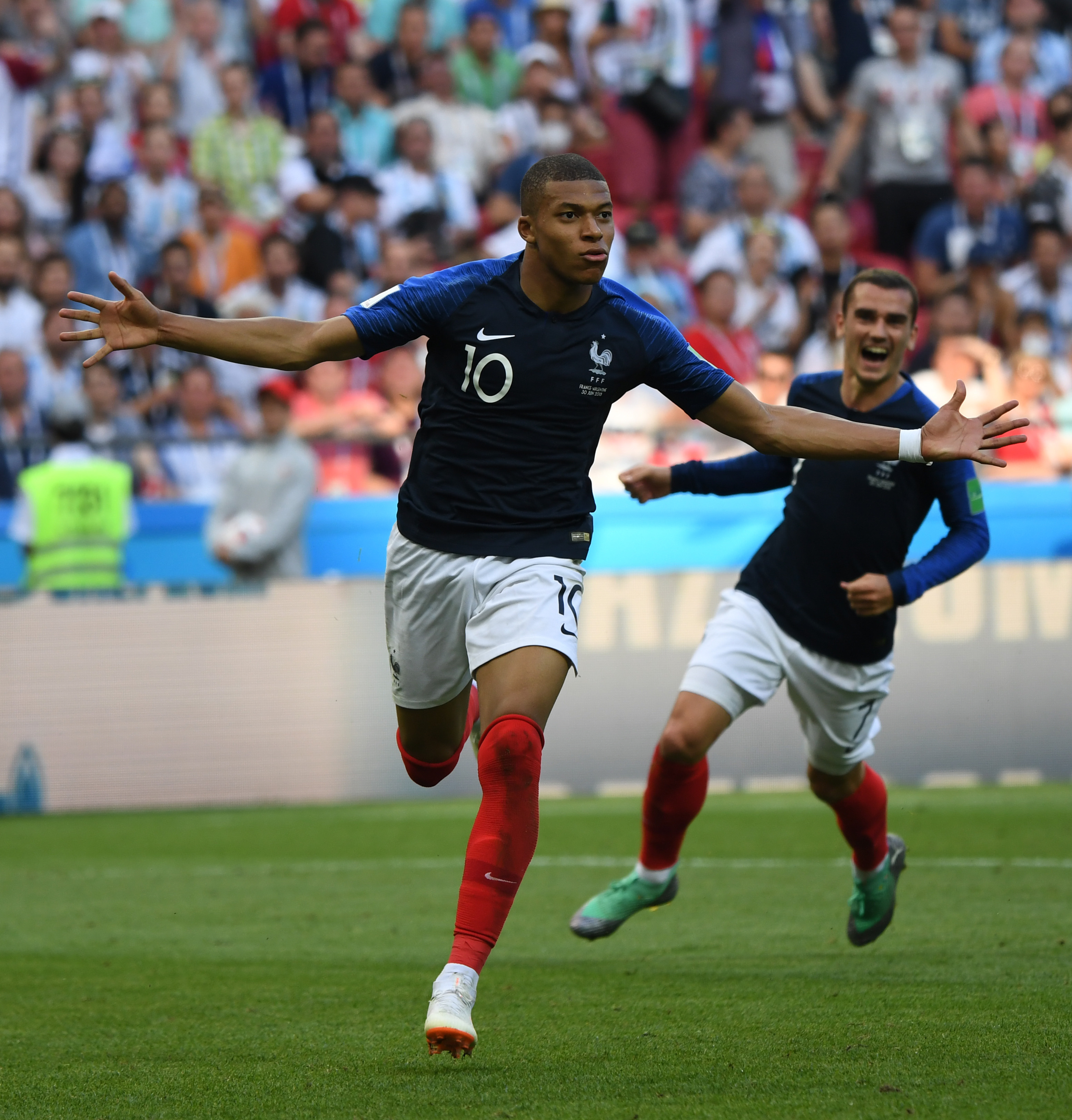 北青：有关国足何时重组进行集训，目前还没有明确答案（北青：国足重组集训时间未定，暂无明确答复）