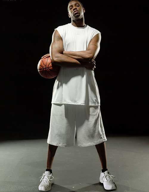 霍伊伦：人们有时会忘记我才22岁，我每天都在努力变得更好（霍伊伦：别忘了我才22岁，我每天都在努力提升自己）