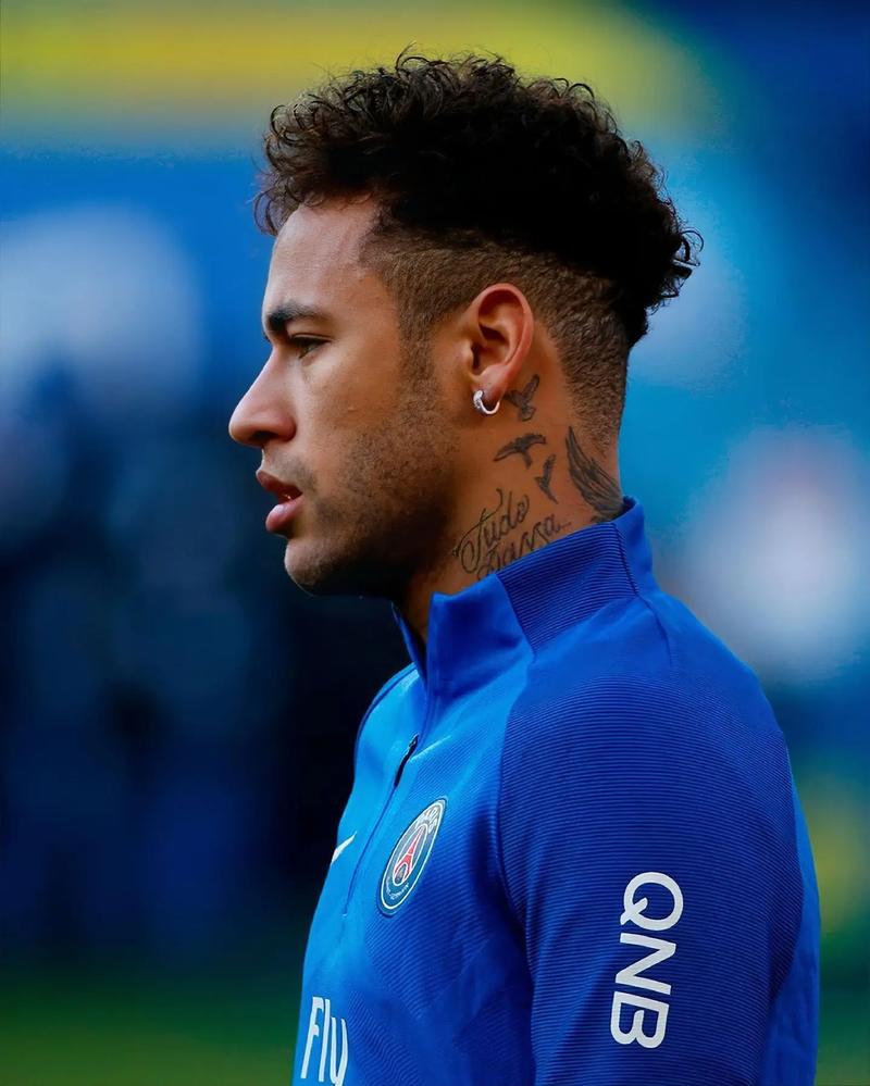 FM：尤文、斯图加特和洛里昂关注法国U20主力右闸贝尤库（FM：尤文、斯图加特与洛里昂有意法国U20主力右后卫贝尤库）