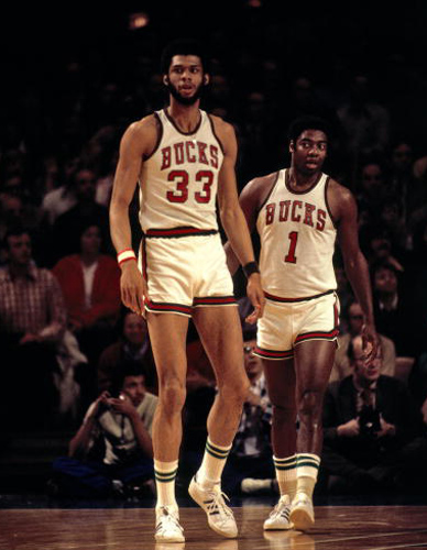 篮球CBA官方公布比赛精彩瞬间（CBA官方发布赛场精彩瞬间集锦）