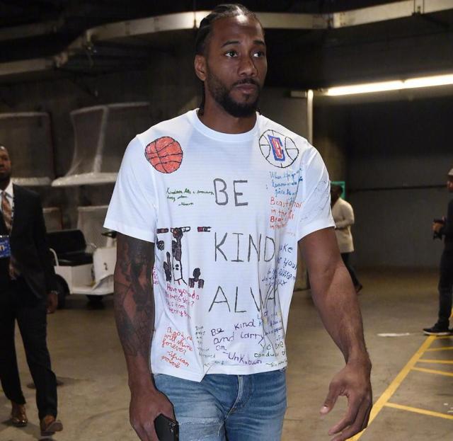 ESPN：米兰前锋圣地亚哥因脚踝伤势将缺席5周时间（ESPN：米兰前锋圣地亚哥脚踝受伤，预计缺阵五周）