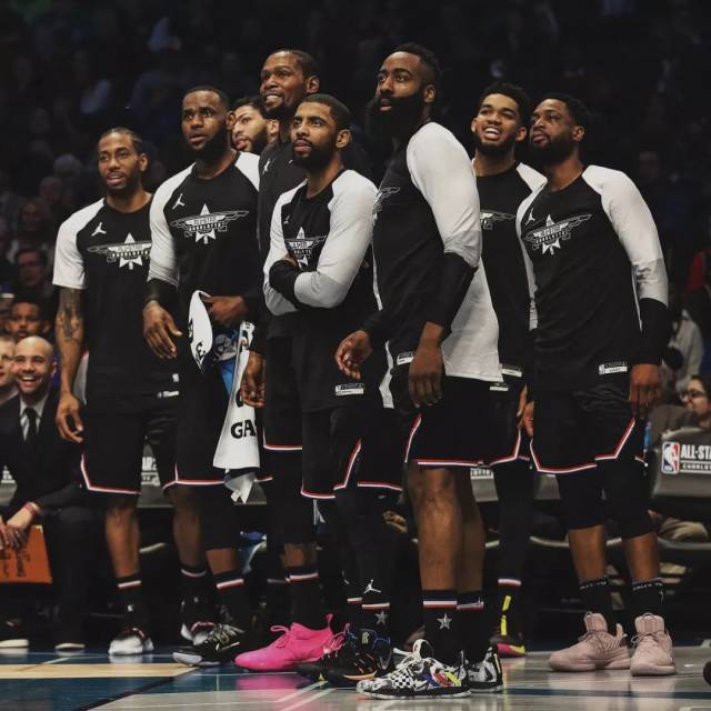 明天开售，全球首台中国品牌量产TCR赛车领克03+ TCR官图公开（领克03+ TCR官图发布：全球首款中国品牌量产TCR赛车明日开售）