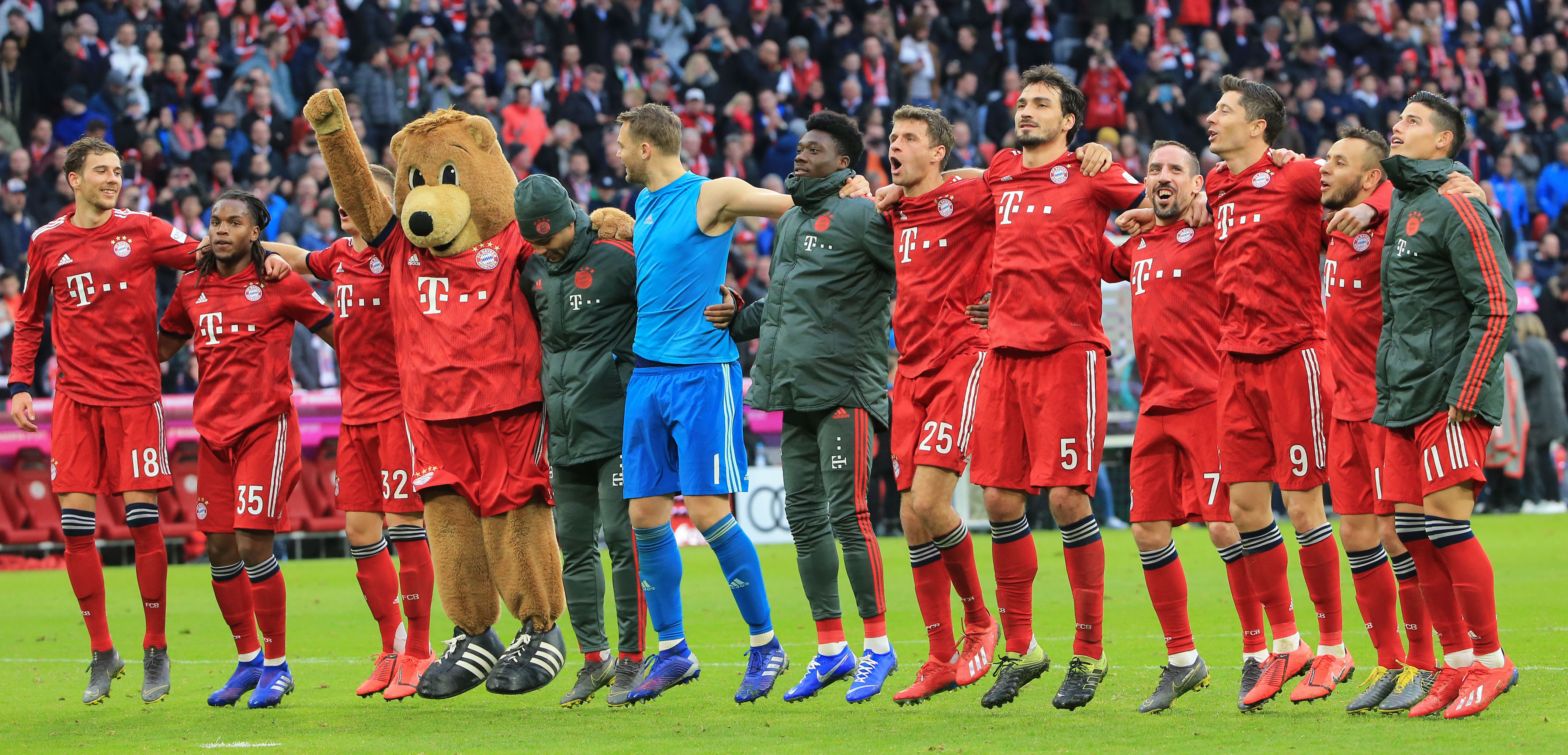 本赛季湖人打到关键时刻的比赛8胜0负，未尝败绩（湖人本季关键时刻8战全胜，尚无败绩）