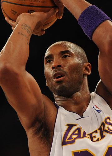 郭昊文22分手刃旧主，开季延续进攻火热状态（郭昊文砍22分击败旧主，赛季开局火力全开）