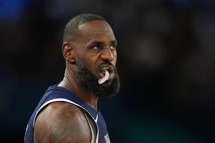 私人教练谈塞梅尼奥：他能为任何球队效力 皇马巴萨也不在话下（私人教练盛赞塞梅尼奥：任何球队都能立足，皇马巴萨亦不在话下）