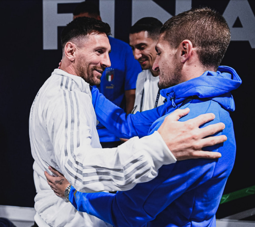 正负值+20冠绝全场！徐杰13中6&三分3中2 拿下17分6篮板6助攻（徐杰正负值+20领跑全场：13投6中、三分2中，斩获17分6篮板6助攻）