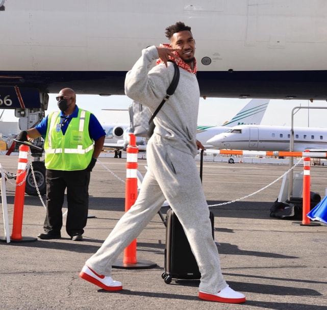 科莫官方：迪奥恩在塞内加尔集训期间遭遇右大腿股二头肌损伤（科莫通报：迪奥恩在塞内加尔集训时右大腿股二头肌受伤）