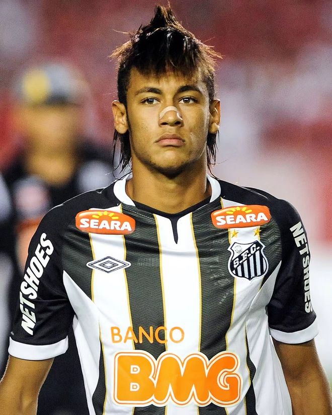 官方：诺丁汉森林第25、26轮比赛改期，对手利兹联与狼队（官方消息：诺丁汉森林25、26轮赛程调整，将对阵利兹联与狼队）