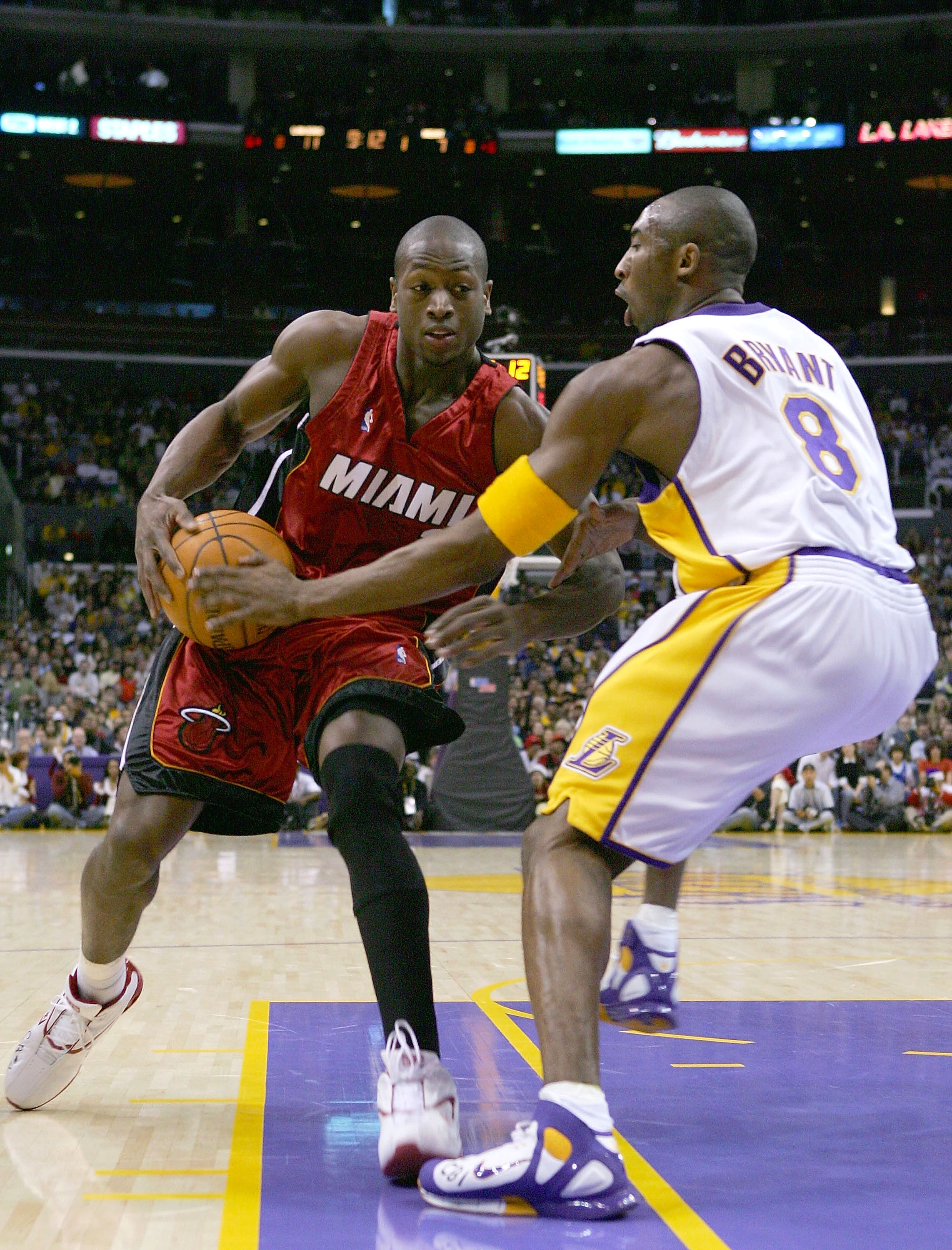 为队友发声，诺阿-朗社媒转发内雷斯捧杯照片并圈了安切洛蒂（诺阿-朗为队友发声：社媒转发内雷斯捧杯照并艾特安切洛蒂）