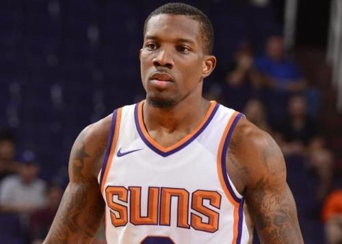 足球中超两场比赛因大雾暂停（受大雾影响，中超两场比赛暂时中止）