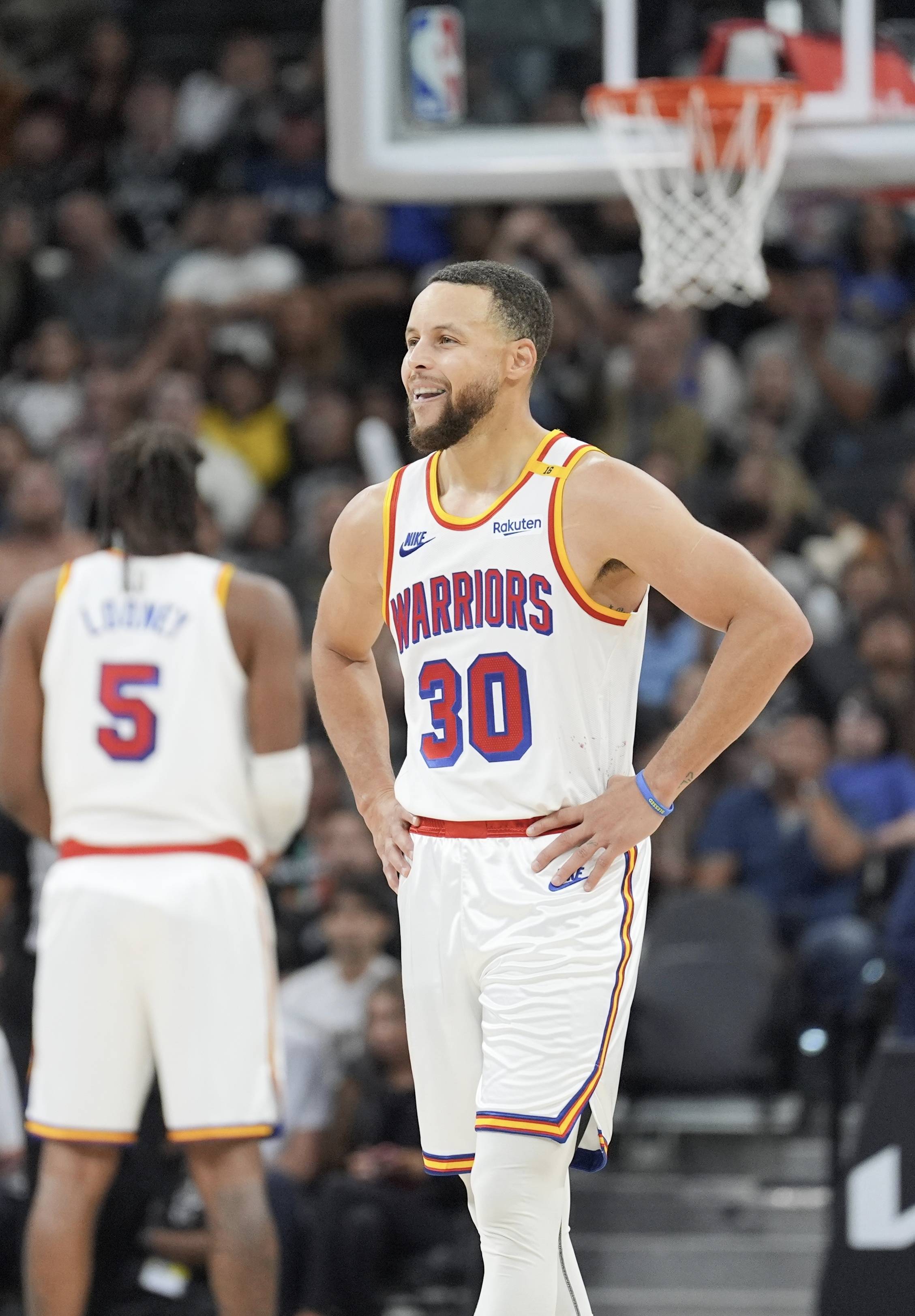 官方：传奇主帅希斯菲尔德等三人入选德国足球名人堂（德足名人堂再添新成员：希斯菲尔德等三人获官方入选）