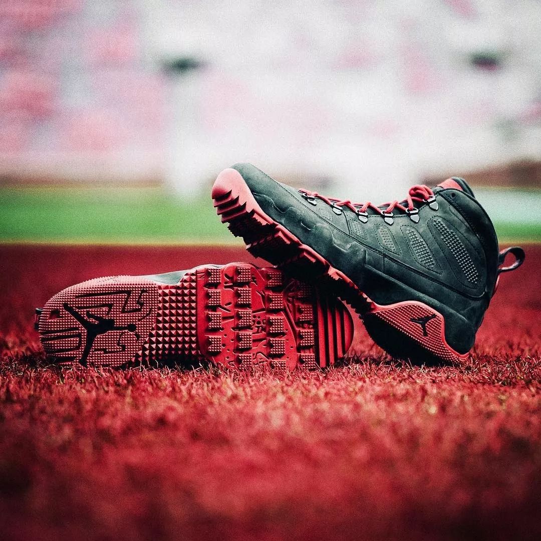 韧性十足！桑德兰让二追三击败伯恩茅斯，追平球队16-17赛季英超总胜场（顽强逆转！桑德兰0-2落后3-2击败伯恩茅斯，追平16／17赛季英超胜场纪录）