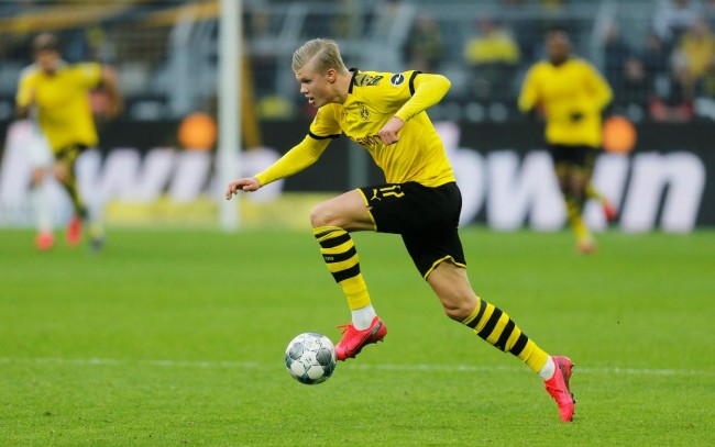 官方：伯恩茅斯续约17岁前锋乔尼·戴（伯恩茅斯官宣与17岁前锋乔尼·戴完成续约）