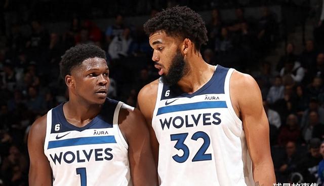 亚冠生死局：柔佛主场狂攻碾压上海海港 中超冠军背水一战太难了（亚冠生死战：柔佛主场火力全开压制海港，中超冠军背水反击难上加难）