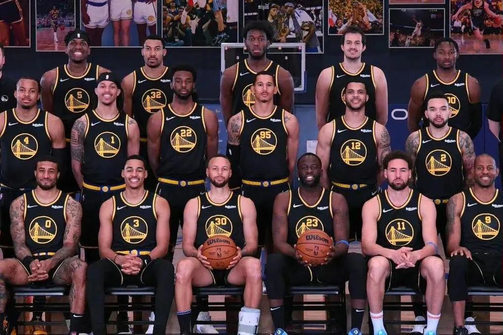 亚历山大常规赛生涯总得分来到12236分，超越凯尔特人锋线杰伦布朗的12230分，上升至历史第277位。（亚历山大常规赛生涯总得分达12236分，力压杰伦·布朗的12230分，跻身历史第277位）