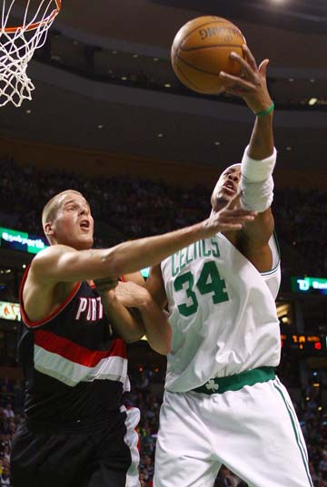 媒体人：火箭问题不是关键球 而是为啥领先两位数 末节总打成这样（媒体人：火箭症结不在关键球，而是为何末节总把两位数领先打没了）