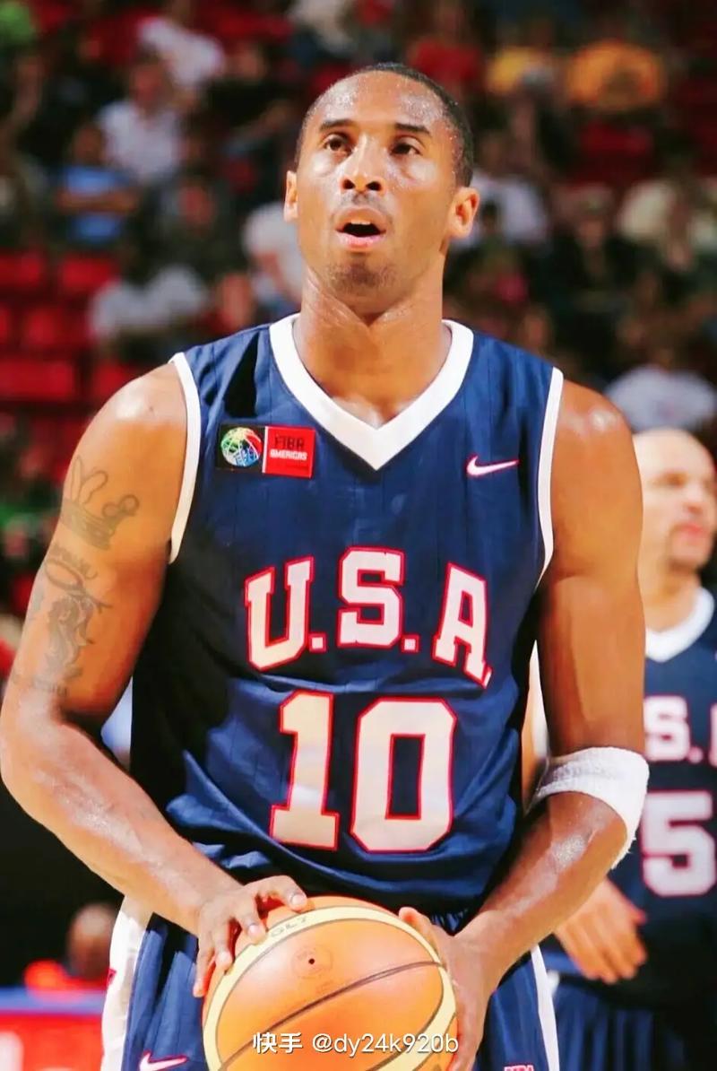 杰伦·约翰逊成为08年詹姆斯以来连续两场砍三双最年轻的前锋（杰伦·约翰逊成自2008年詹姆斯以来最年轻连砍两场三双的前锋）