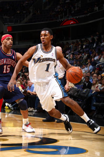 如何打破詹姆斯连续上双记录？杜兰特连续打满大约12个赛季（谁能终结詹姆斯连场得分上双纪录？杜兰特若连续满勤约12个赛季能否改写历史）