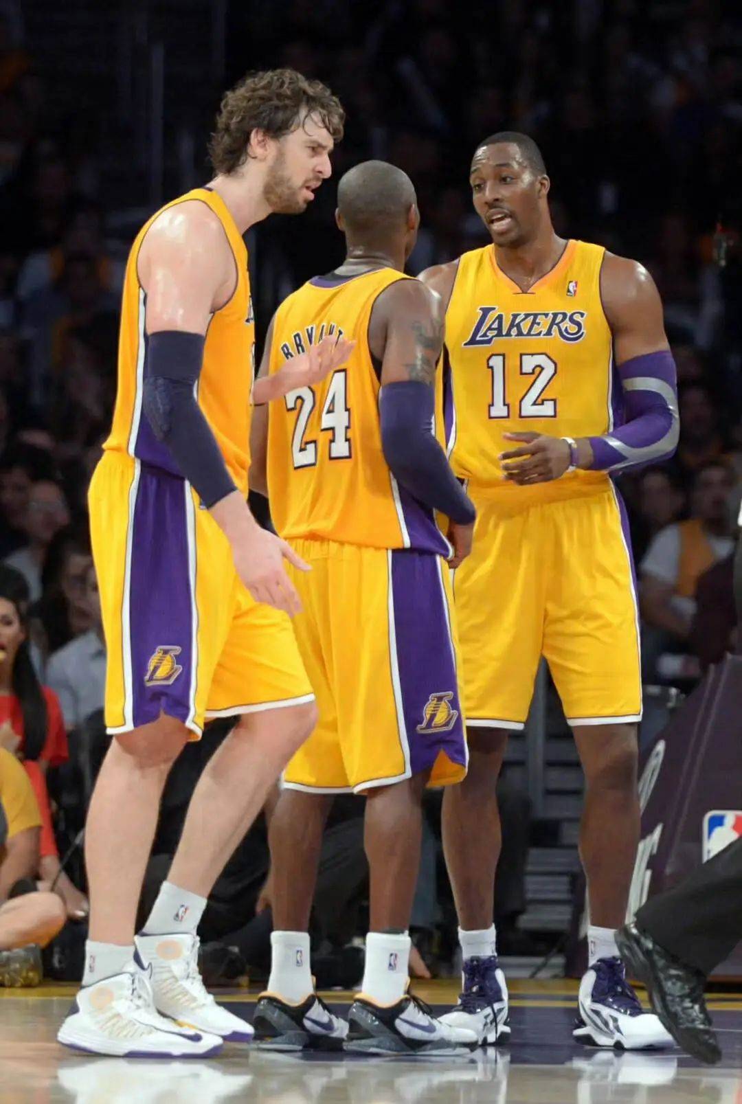 里弗斯谈惨败45分：我没让队员们做好准备，但是他们也有责任（里弗斯谈45分惨败：我准备不足，球员也负有责任）