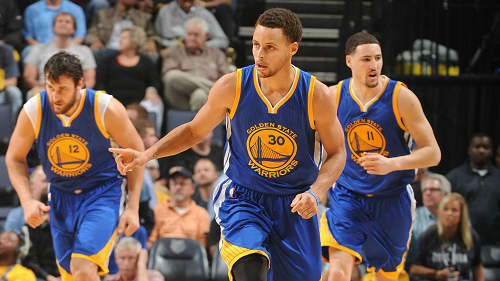 拜仁德甲13轮净胜球+40五大联赛第一，比第二名巴萨多了15球（德甲13轮战罢，拜仁净胜球+40领跑五大联赛，较次席巴萨多15球）