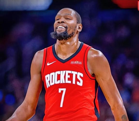 世体：巴萨内部认为凯恩很乐意来到西甲，莱万是一个很好先例（世体：巴萨内部看好凯恩愿意登陆西甲，莱万的成功是有力先例）