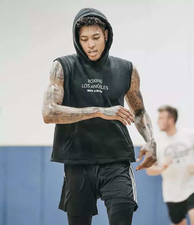 詹姆斯的得分能力依旧强劲（詹姆斯的得分火力依然凶猛）