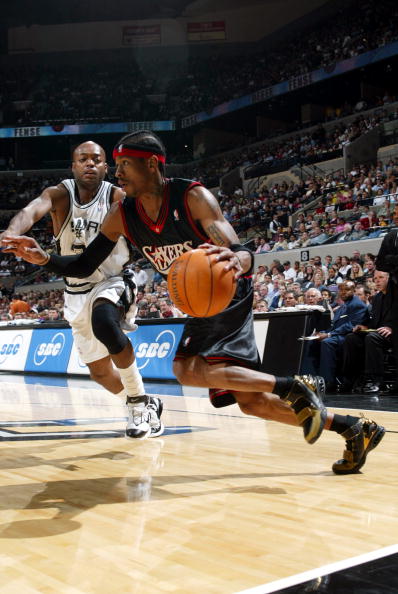 塞尔塔打入第二球后，伯纳乌球场响起嘘声和口哨声（塞尔塔再度破门，伯纳乌嘘声与口哨四起）