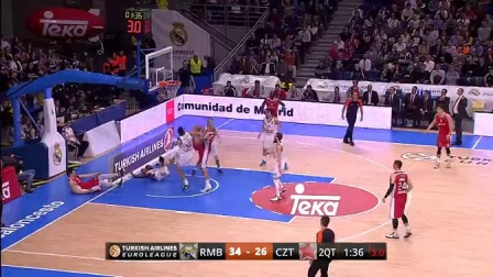 半场：巴萨2-1阿拉维斯，亚马尔破门+失良机，奥尔莫建功（半场战罢：巴萨2-1领先阿拉维斯，亚马尔破门并失良机，奥尔莫建功）