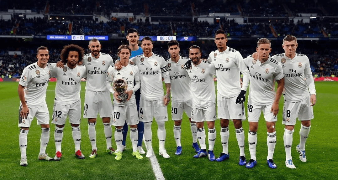 火湖圣诞大战！东契奇升级为大概率出战 内线海斯不打（圣诞夜火湖对决：东契奇大概率登场，内线海斯缺席）