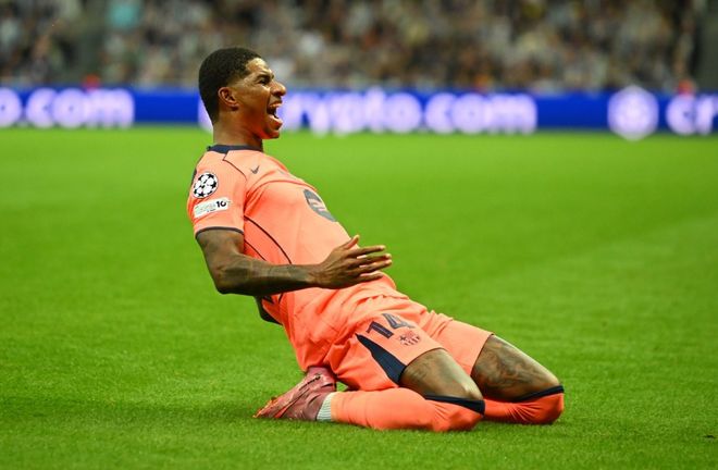 还是花了！容子峰底角三分打停四川 分差20+（容子峰底角三分轰停四川，分差拉大至20+）