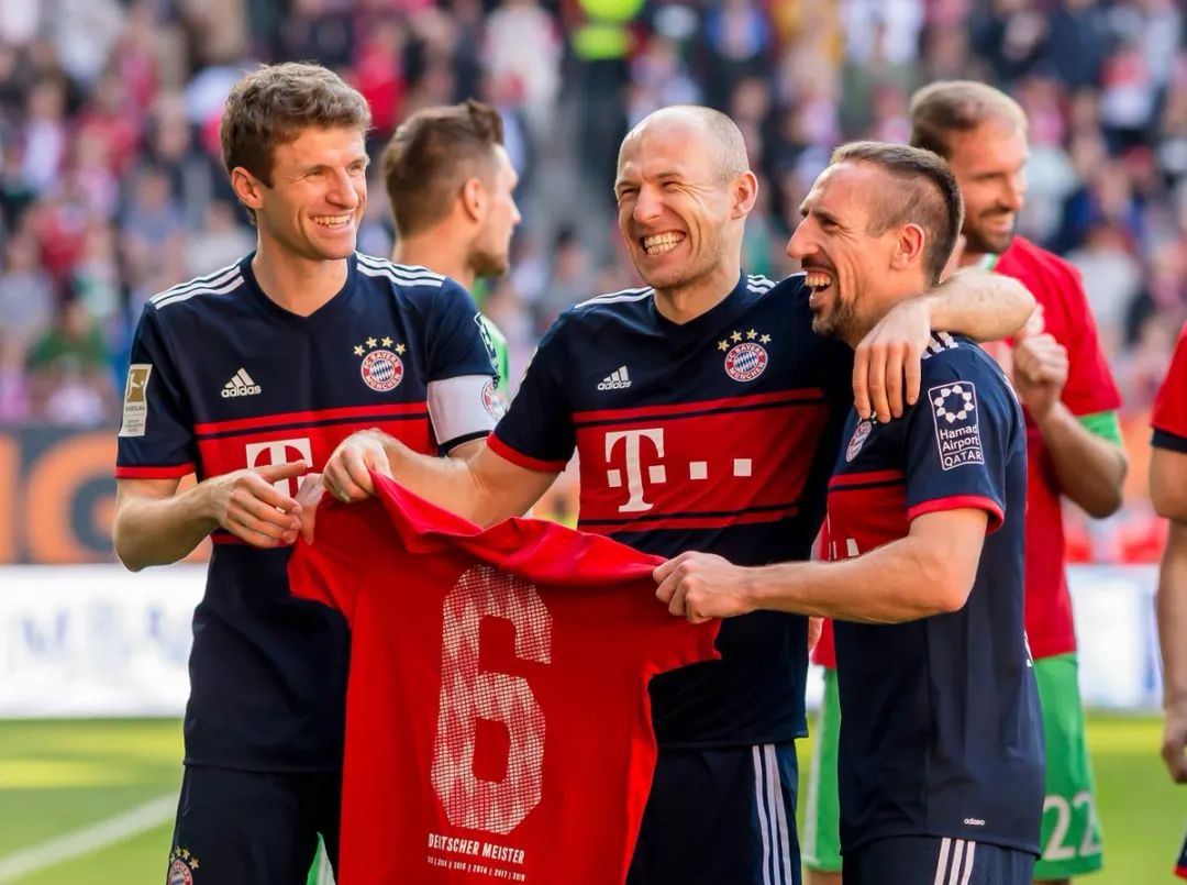 布鲁诺-费尔南德斯8场造8球领跑英超机会榜（布鲁诺·费尔南德斯8场参与8球，英超机会创造榜居首）