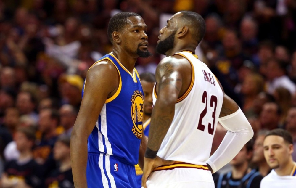 炫耀？里沙利松晒北伦敦德比全场最佳奖杯并艾特加布里埃尔（挑衅？里沙利松晒北伦敦德比全场最佳奖杯并@加布里埃尔）